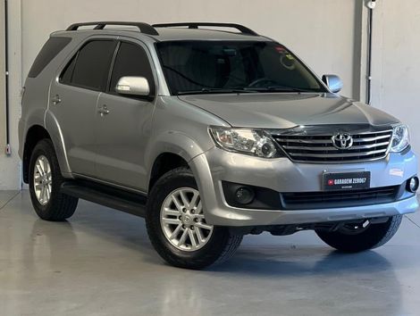 Toyota Hilux SW4 SR 4x2 2.7/ 2.7 Flex 16V Aut.