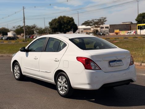 Nissan VERSA SV 1.6 16V FlexStart 4p Aut.