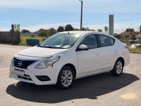 Nissan VERSA SV 1.6 16V FlexStart 4p Aut.