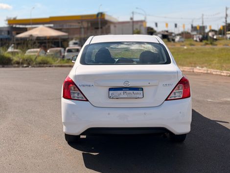 Nissan VERSA SV 1.6 16V FlexStart 4p Aut.
