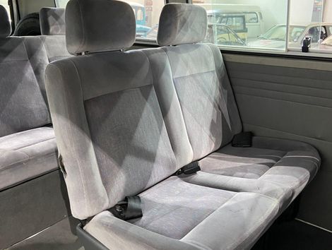 VolksWagen Kombi Carat