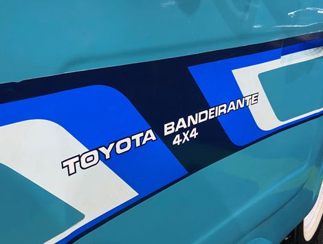 Toyota Bandeirante Curta Teto Rígido