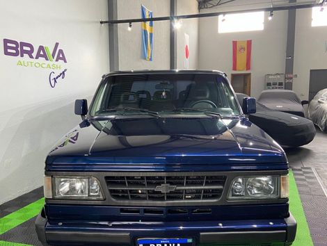 Chevrolet Bonanza S / Luxe 4.0 Diesel Turbo