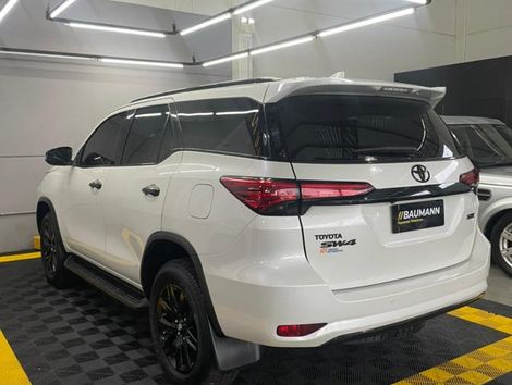 Toyota Hilux CD SRX 4x4 2.8 TDI 16V Diesel Aut.