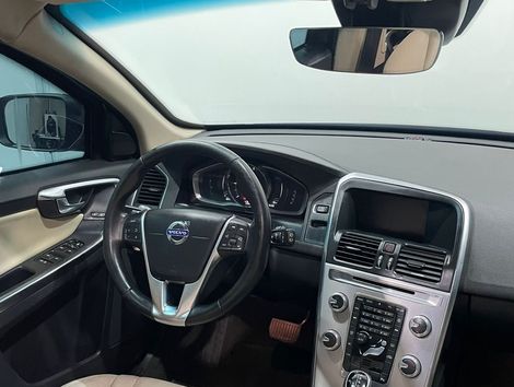 Volvo XC 60 D-5 MOMENTUM 2.4  AWD Diesel  5p