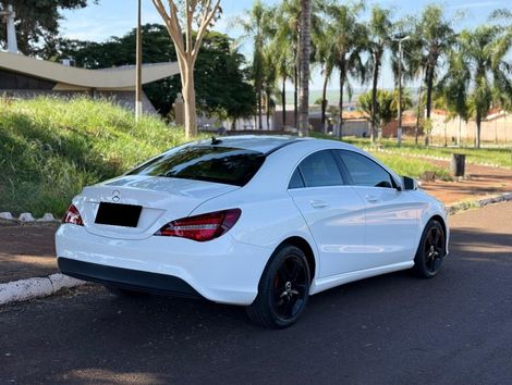 Mercedes CLA-180 1.6 16V 122cv Aut.