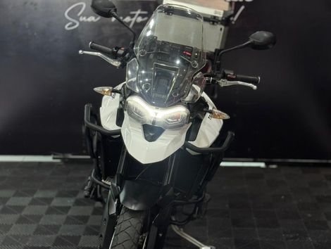 TRIUMPH TIGER 900