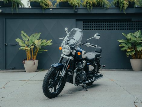 Royal Enfield Super Meteor 650 Celestial 