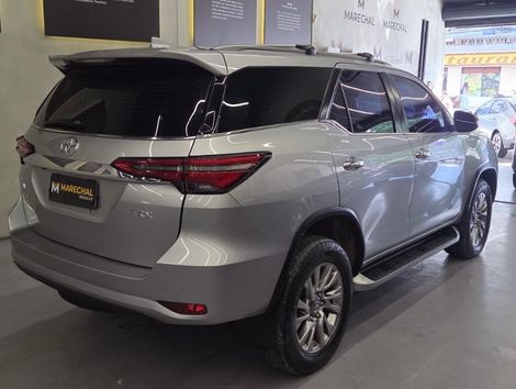 Toyota Hilux SW4 SRX 4x4 2.8 TDI 16V Dies. Aut.