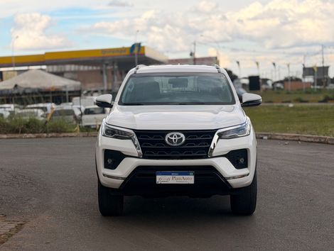 Toyota Hilux CD SRV 4x2 2.7 Flex 16V Aut.