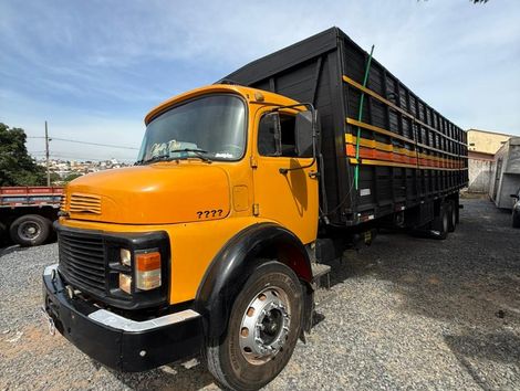  Mercedes-Benz L1113 Trucado - Boiadeira