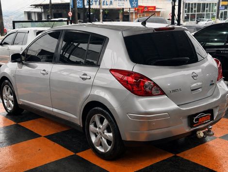Nissan TIIDA SL 1.8/1.8 Flex 16V Aut.