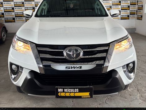 Toyota Hilux SW4 SR 4x2 2.7/ 2.7 Flex 16V Aut.