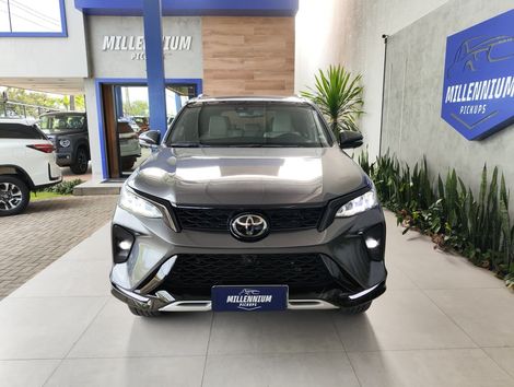 Toyota Hilux SW4 Diamond 2.8 TB 4x4 Die. Aut.