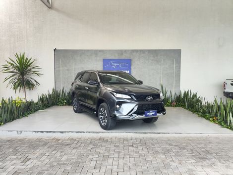 Toyota Hilux SW4 Diamond 2.8 TB 4x4 Die. Aut.