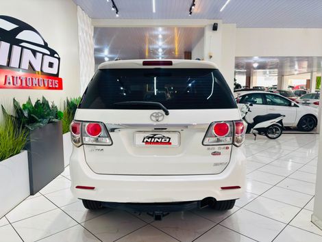 Toyota Hilux SW4 SRV D4-D 4x4 3.0 TDI Dies. Aut