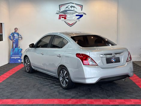 Nissan VERSA SL 1.6 16V FlexStart 4p Aut.