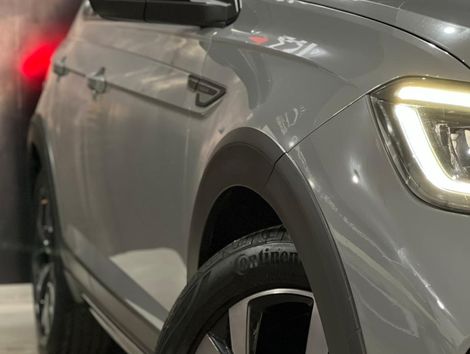 VolksWagen Nivus Highline 1.0 200 TSI Flex Aut.