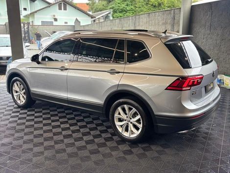 VolksWagen TIGUAN Allspac Comf 250 TSI 1.4 Flex