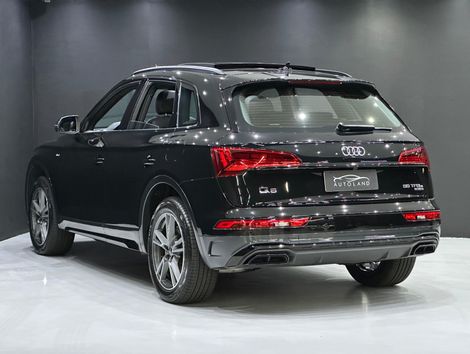 Audi Q5 Perf. Black 2.0 TFSIe S.Tr. Qt (Hib.)