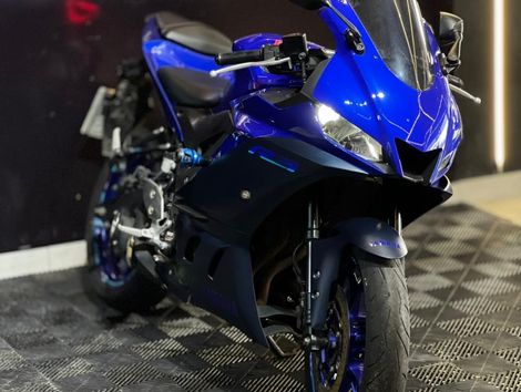YAMAHA YZF R-3 321/ABS