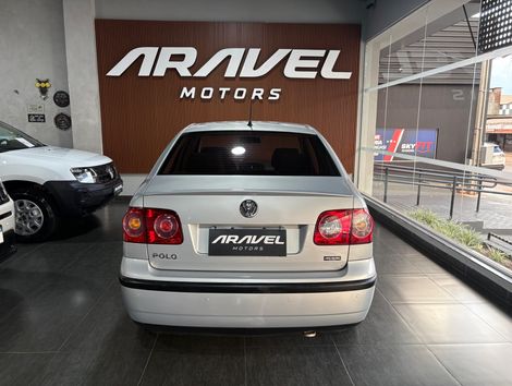 VolksWagen Polo Sedan 1.6 Mi Total Flex 8V 4p