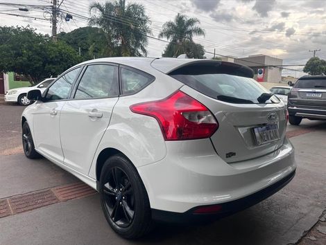 Ford Focus Hatch S 1.6 16V TiVCT PowerShift
