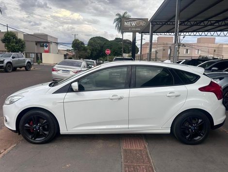 Ford Focus Hatch S 1.6 16V TiVCT PowerShift