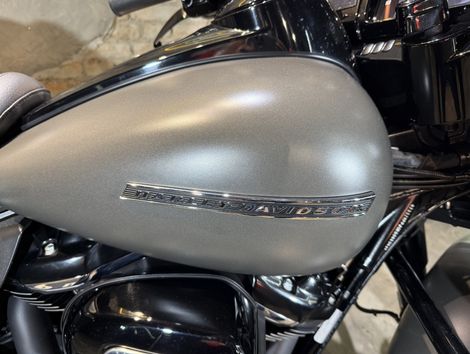 Harley STREET GLIDE SPECIAL FLHXS