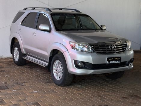 Toyota Hilux SW4 SR 4x2 2.7/ 2.7 Flex 16V Aut.