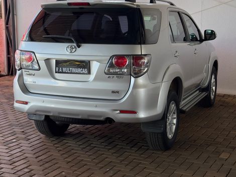 Toyota Hilux SW4 SR 4x2 2.7/ 2.7 Flex 16V Aut.