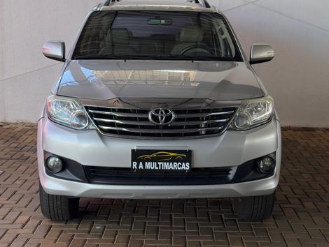 Toyota Hilux SW4 SR 4x2 2.7/ 2.7 Flex 16V Aut.