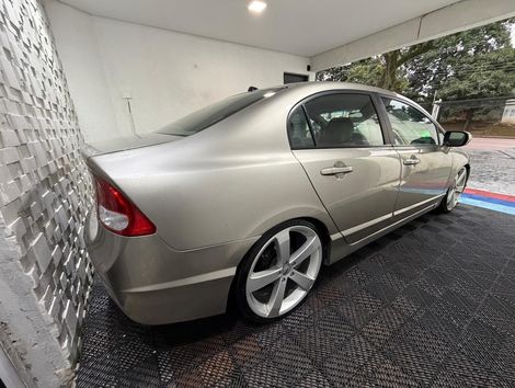 Honda Civic Sedan LXS 1.8/1.8 Flex 16V Aut. 4p