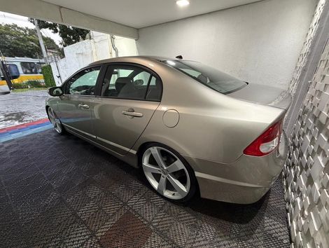 Honda Civic Sedan LXS 1.8/1.8 Flex 16V Aut. 4p