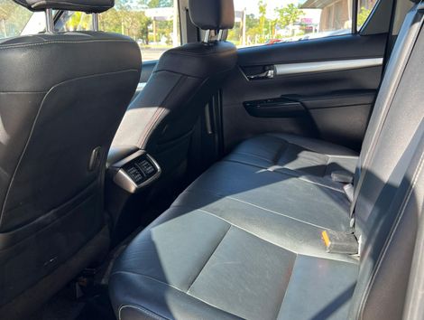 Toyota Hilux CD SRX 4x4 2.8 TDI 16V Diesel Aut.