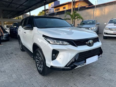 Toyota Hilux SW4 Diamond 2.8 TB 4x4 Die. Aut.