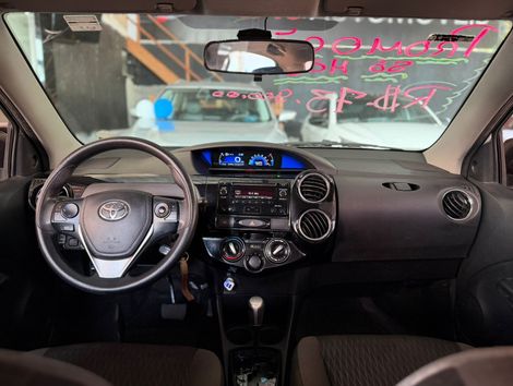 Toyota ETIOS X Plus Sedan 1.5 Flex 16V 4p Aut.