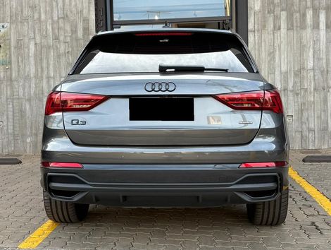 Audi Q3 Perf. Black 2.0 TFSI Tiptr. Quattro