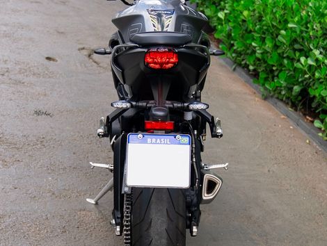 TRIUMPH STREET TRIPLE 765 R
