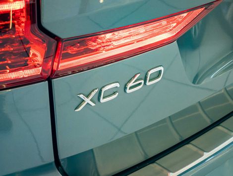Volvo XC 60 T-8 MOMENTUM 2.0 (Híbrido)