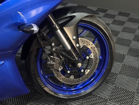 YAMAHA YZF R-3 321/ABS
