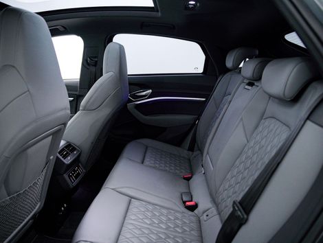 Audi E-TRON Sportback Perf. Aut. (Elétrico)