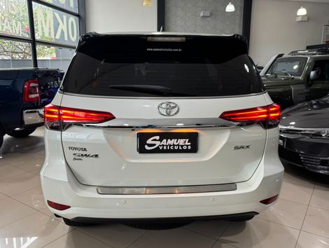 Toyota Hilux CD SRV 4x4 2.8 TDI Diesel Aut.