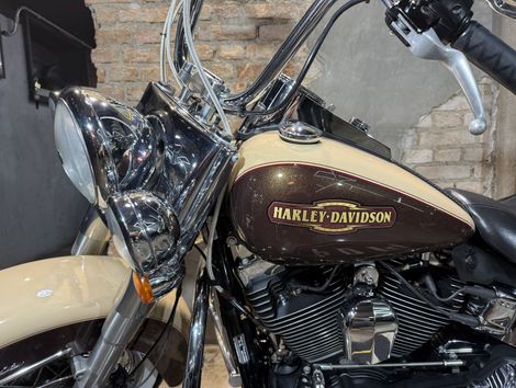 Harley SOFTAIL DELUXE  FLSTN