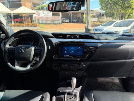 Toyota Hilux CD SRX 4x4 2.8 TDI 16V Diesel Aut.