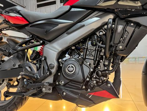 BAJAJ DOMINAR NS200