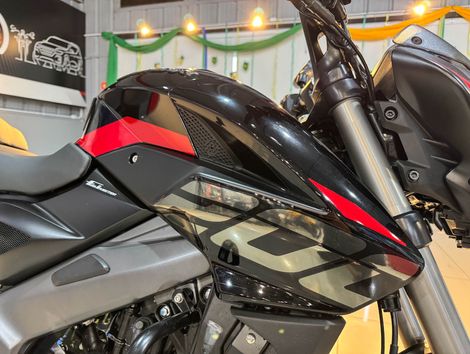 BAJAJ DOMINAR NS200