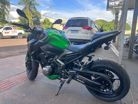 KAWASAKI Z900