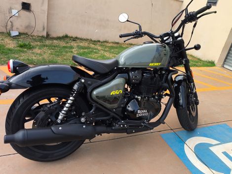 Royal Enfield Shotgun 650 Mid