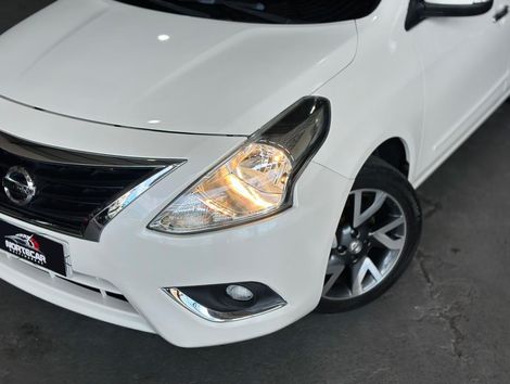 Nissan VERSA SL 1.6 16V FlexStart 4p Aut.